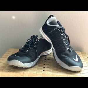 Nike Lunalon Black & White Running Shoe